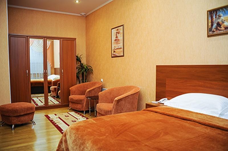 Bilyj Rojal Zaporizhia Exterior foto